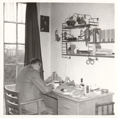 Bouwe Hieminga in de Doornstraat, Scheveningen.
