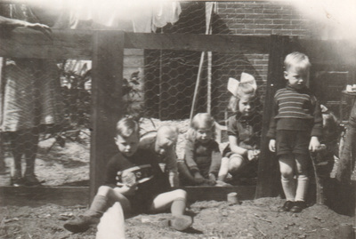 Jurriaan Kokstraat achter... Jan, Waling, Klaske, Tineke, Jetze.
