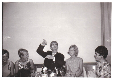 Tineke en Klaske links.
