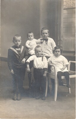 Scan-150505-0081
Bouwe(voor) en Frank(links) met Bjintze, Minnie en Neeltje?
