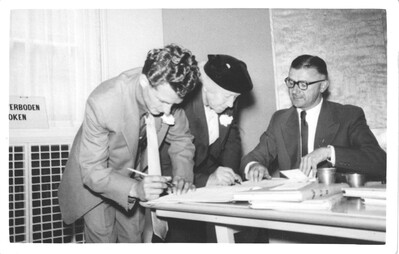 scan0161
Trouwen van vrienden van Trijntje de Vries?
